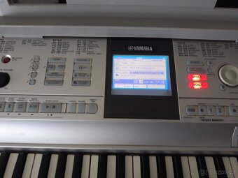 Yamaha DGX-305 portable grand - 2