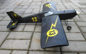 Starší i nové letadlo větroň stíhačka RC motor model modelář - 2