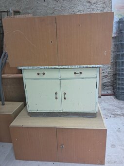 Daruji za odvoz skříně a skříňky - 2