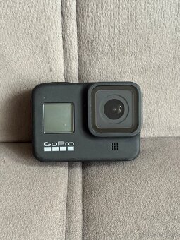 GoPro 8 Black s příslušenstvím - 2