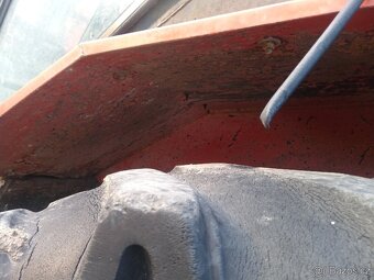 Kabiny z traktorů Zetor 7011 - 2