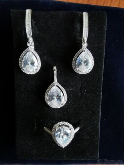 Stříbrný set náušnic, prstenu a přívěšku - 2