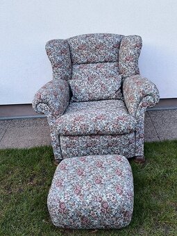 Prodám starožitné křeslo Ušák - 2