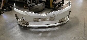 Toyota Corolla přední nárazník - 2