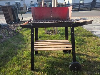 Gril na uhlí - 2