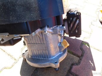 Motor do sekačky - 2