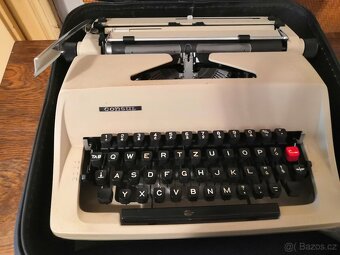 Psací stroj Consul, výroba DDR - 2