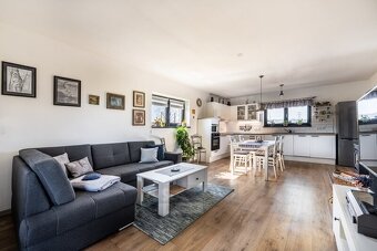 Prodej novostavby rodinného domu, 121 m², pozemek 801 m², Mi - 2