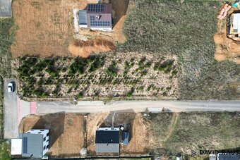 Prodej stavebního pozemku ( 680 m2), ul. Květná, Střelice - 2