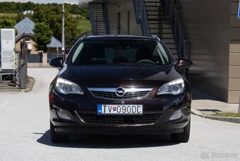 Opel Astra Sport Tourer ST 2.0 CDTI ECOTEC 165k Enjoy - 2
