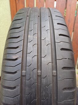 Prodám dvě letní pneu 175/65R14 Continental - 2