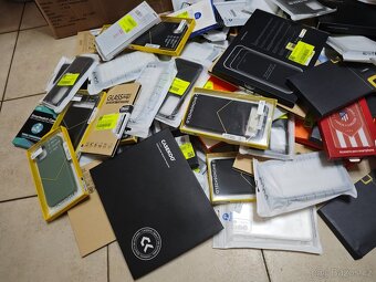 1000 kusů obalů na telefony a ochranných skel - 2