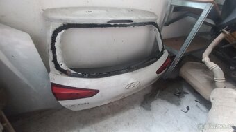 Hyundai i20 2014 zadní dveře,pate dvere - 2