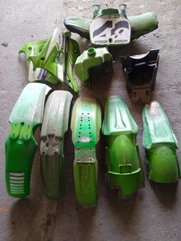 Blatníky,plasty, nádrž Kawasaki KX - 2