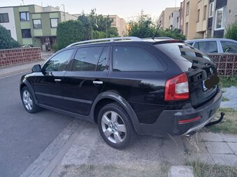 Škoda Octavia Scout dsg 2.0tdi 4x4 - 2
