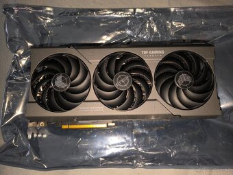 ASUS TUF GAMING Radeon RX 7800 XT O16G - 2