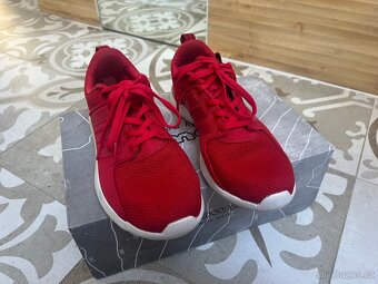 Vynikající tenisky Adidas, vel. 39 1/3 - 2