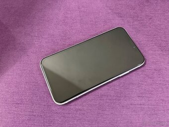 iPhone xr 64gb bílý - 2
