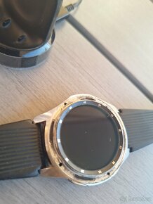 Hodinky Samsung Gear S3 poškozené - 2
