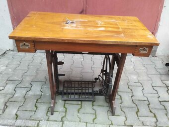 Šicí stroj LADA 121 - 2