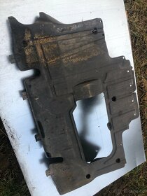 Kryt pod motor Passat B4 - 2