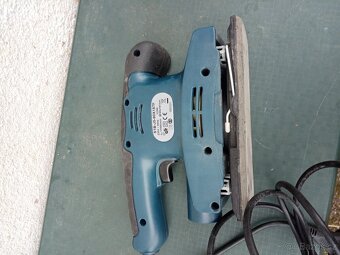 Vibrační bruska 135w - 2