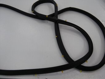 Těsnění dveří Suzuki Samurai. - 2