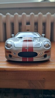 Model auta Shelby Series 1, r. 1999, 1:18 - 2