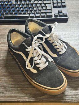Vans vel. 40.5 téměř nové - 2