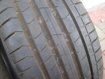 Letní pneu 225/40/19 PIRELLI PZERO 3 7mm 2023r - 2