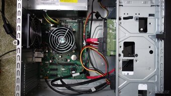 FUJITSU Esprimo stolní počítač - 2
