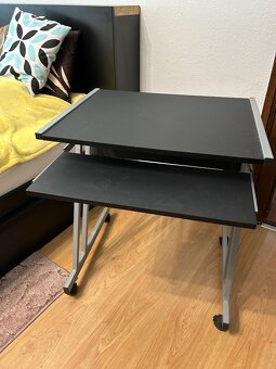 PC - odkládací stolek - 2