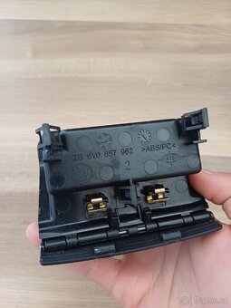 Zadní držák nápojů Škoda Fabia - 2