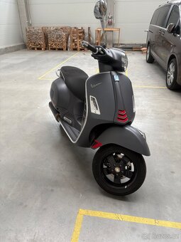 Vespa 300 GTS Super - 2
