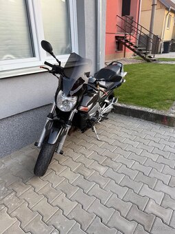 Suzuki GSR 600 - 2