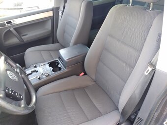 VOLKSWAGEN TOUAREG 3.0 TDI DSG DPH,ČR,NAVI, 176kW - 2