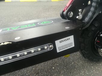 Elektricka kolobežka najeto 800km 5800wat - 2