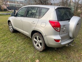 toyota Rav4 2.2 D-Cat--130 Kw--2008-náhradní díly - 2