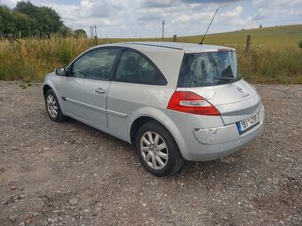 Renault Megane 1,6 i . 3dv - 2