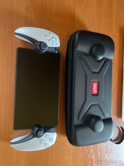 PlayStation portal (jako nový v záruce) + tvrzené sklo - 2