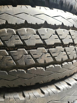215/70R15C 109/107S Bridgestone Duravis R630 - 2