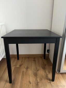 Černý stůl - 2