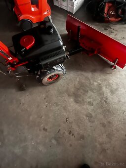 Vari traktůrek s radlici - 2