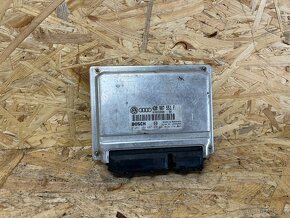 ŘÍDICÍ JEDNOTKA MOTORU 4D0907551F - 2