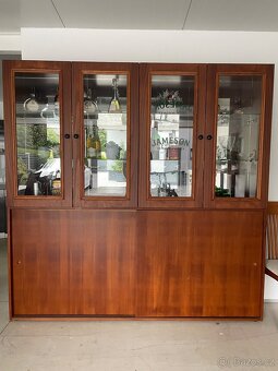 Skříň vitrína - 2