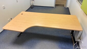 Kancelářský stůl světlé dřevo - 2