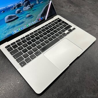 MacBook Air (8GB | M1 | 256gb | 13,3") - 2