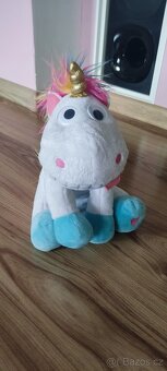 Interaktivní jednorožec Puffy - 2