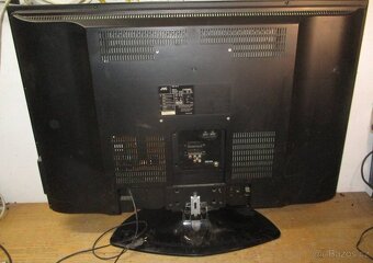 LCD televize JVC 42 palců (107cm), nemá DVBT2 - 2