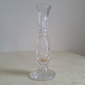 skleněná vázička s částečným výbrusem - 2